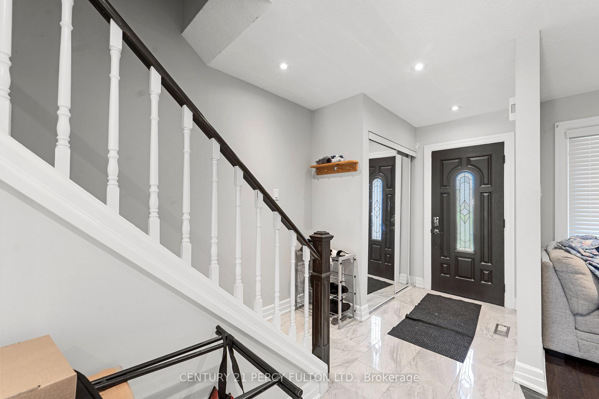 Photo 5 of 55 Chalmers Crescent, Ajax, Central — HOMEH