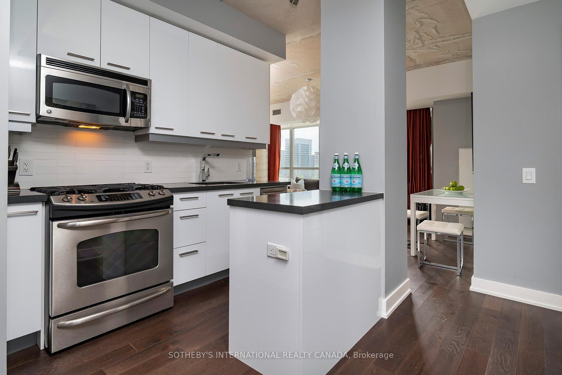 Photo 6 of Unit 706, 2 Gladstone Avenue, Toronto, Little Portugal — HOMEH