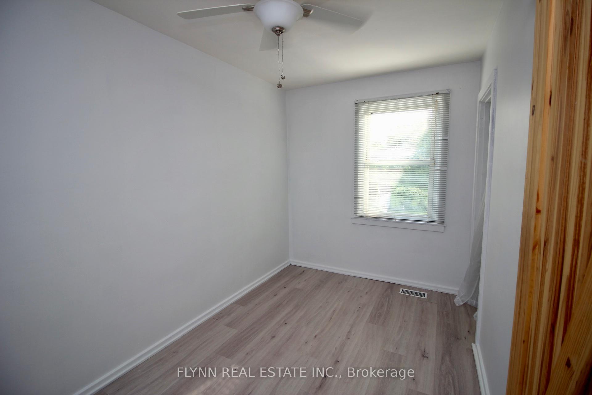 Photo 11 of 86 Argyle Crescent, St. Catharines, E. Chester — HOMEH