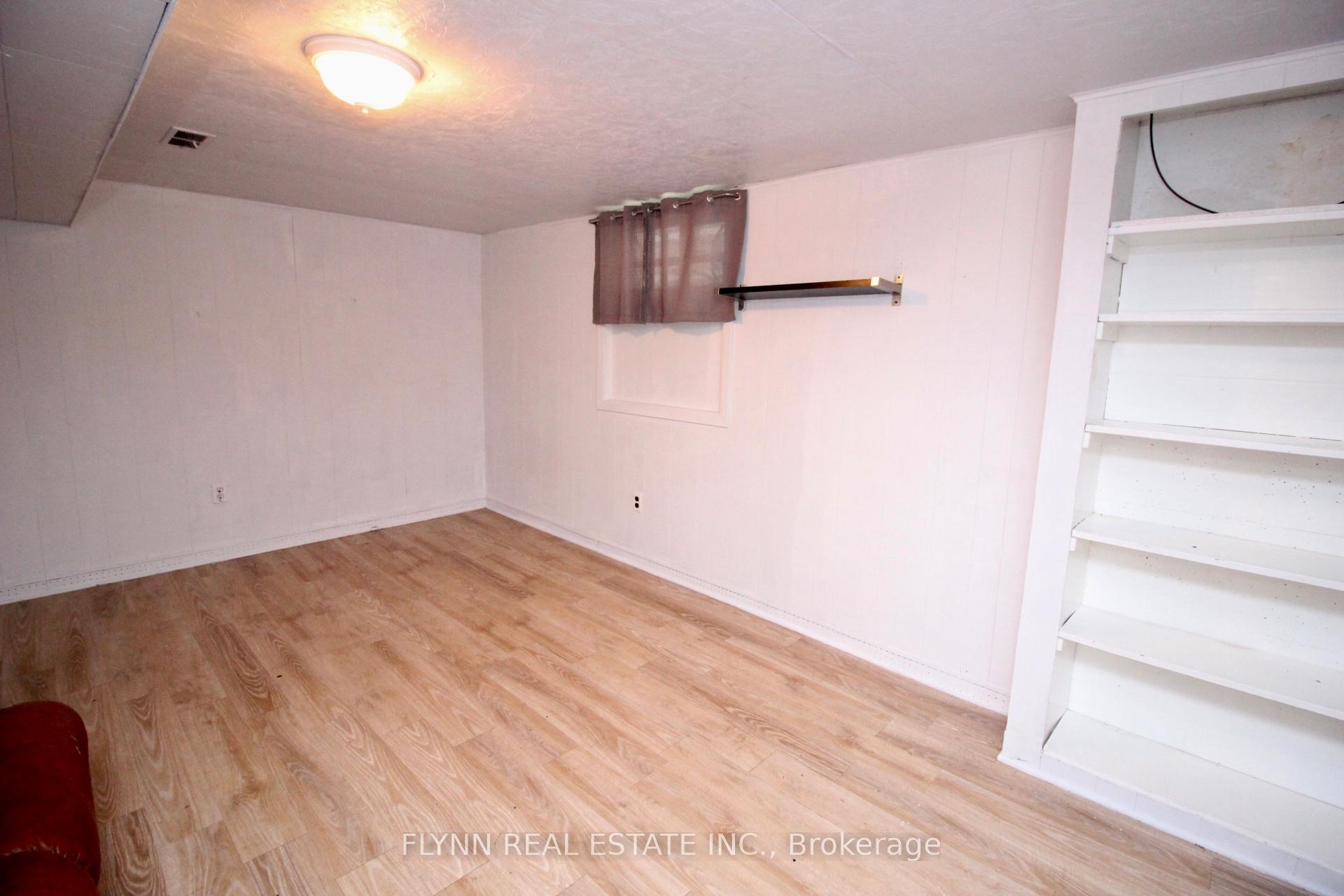 Photo 12 of 86 Argyle Crescent, St. Catharines, E. Chester — HOMEH