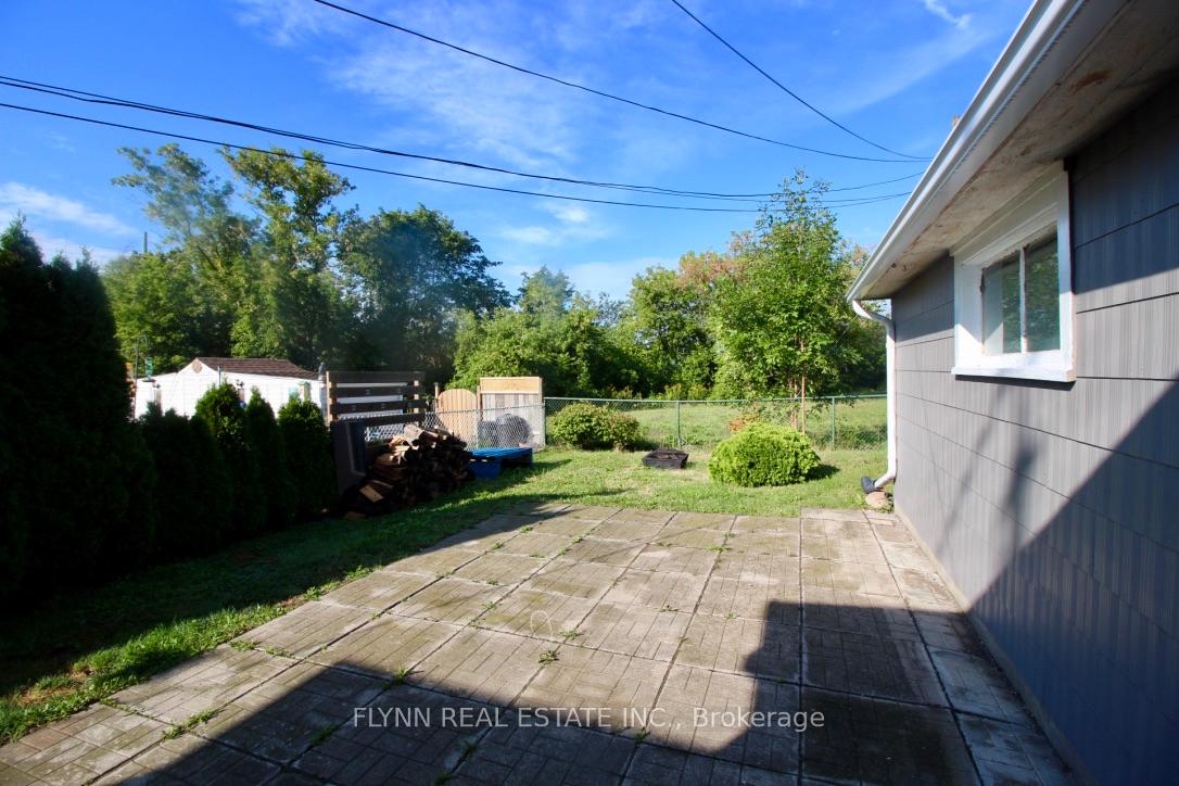 Photo 13 of 86 Argyle Crescent, St. Catharines, E. Chester — HOMEH