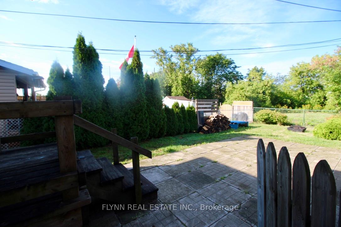 Photo 14 of 86 Argyle Crescent, St. Catharines, E. Chester — HOMEH