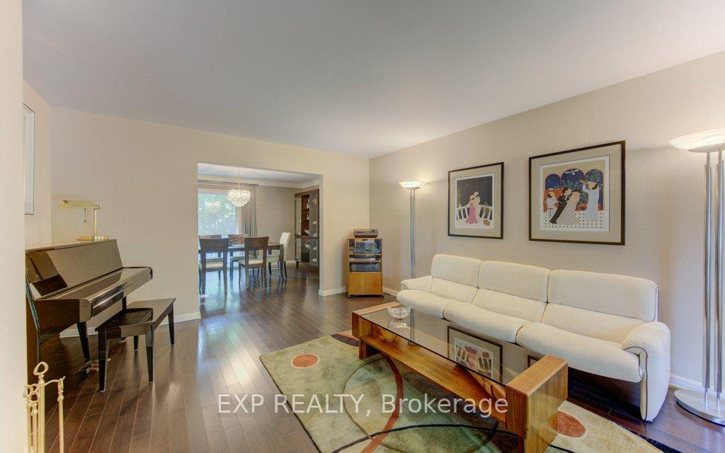 Photo 11 of 318 Shakespeare Place, Waterloo, Beechwood — HOMEH