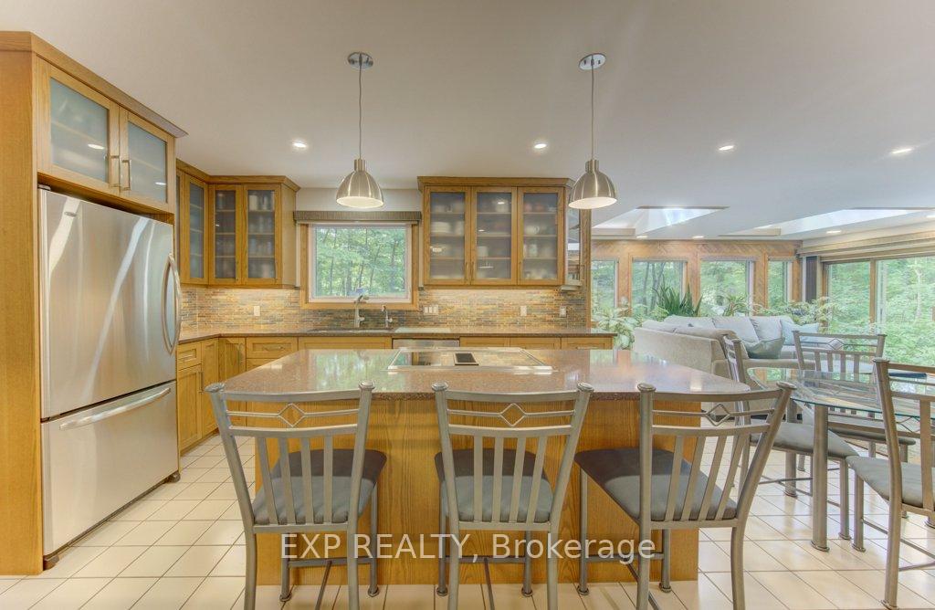 Photo 16 of 318 Shakespeare Place, Waterloo, Beechwood — HOMEH