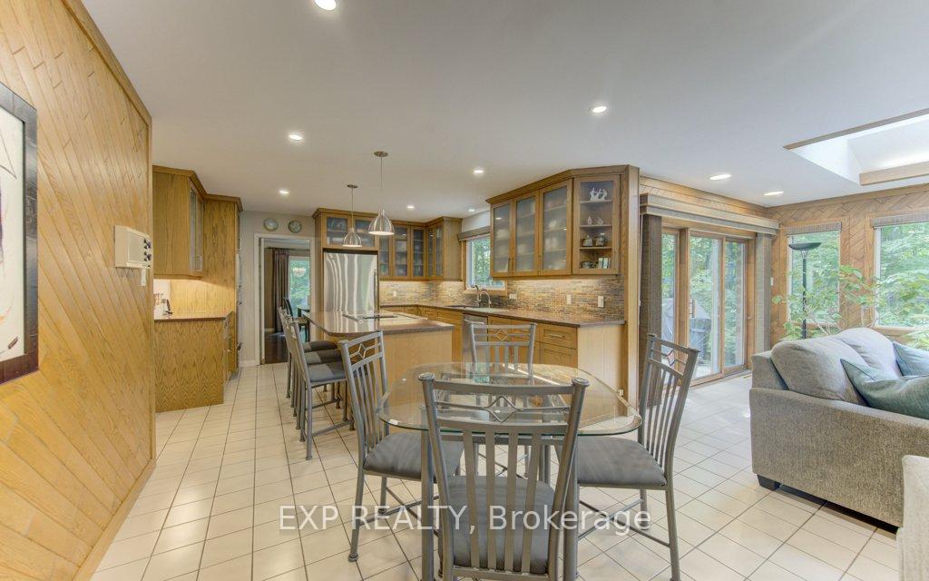 Photo 18 of 318 Shakespeare Place, Waterloo, Beechwood — HOMEH