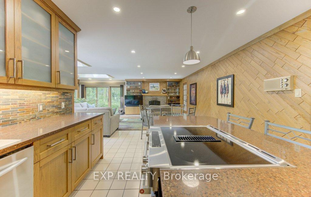 Photo 19 of 318 Shakespeare Place, Waterloo, Beechwood — HOMEH