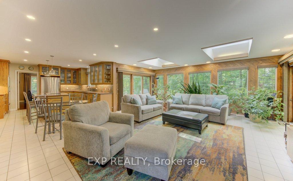 Photo 21 of 318 Shakespeare Place, Waterloo, Beechwood — HOMEH