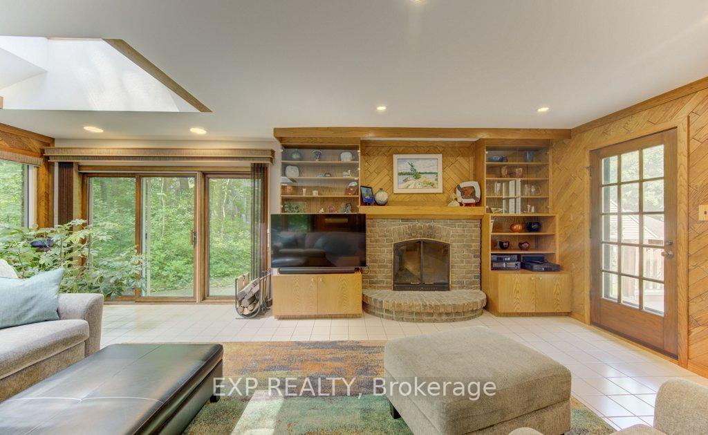 Photo 22 of 318 Shakespeare Place, Waterloo, Beechwood — HOMEH