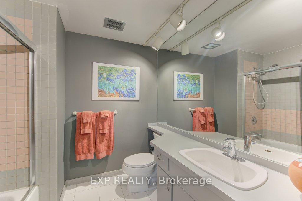 Photo 24 of 318 Shakespeare Place, Waterloo, Beechwood — HOMEH