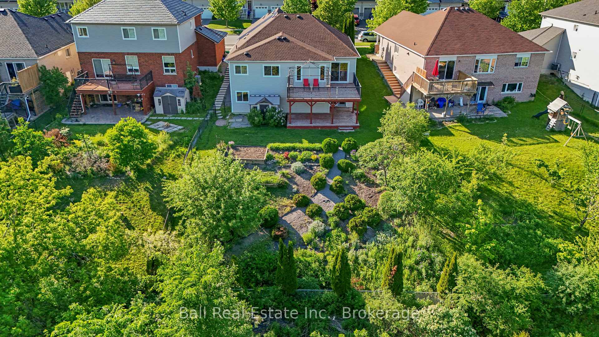 Photo 47 of 235 Evans Drive, Peterborough, Northcrest Ward 5 — HOMEH