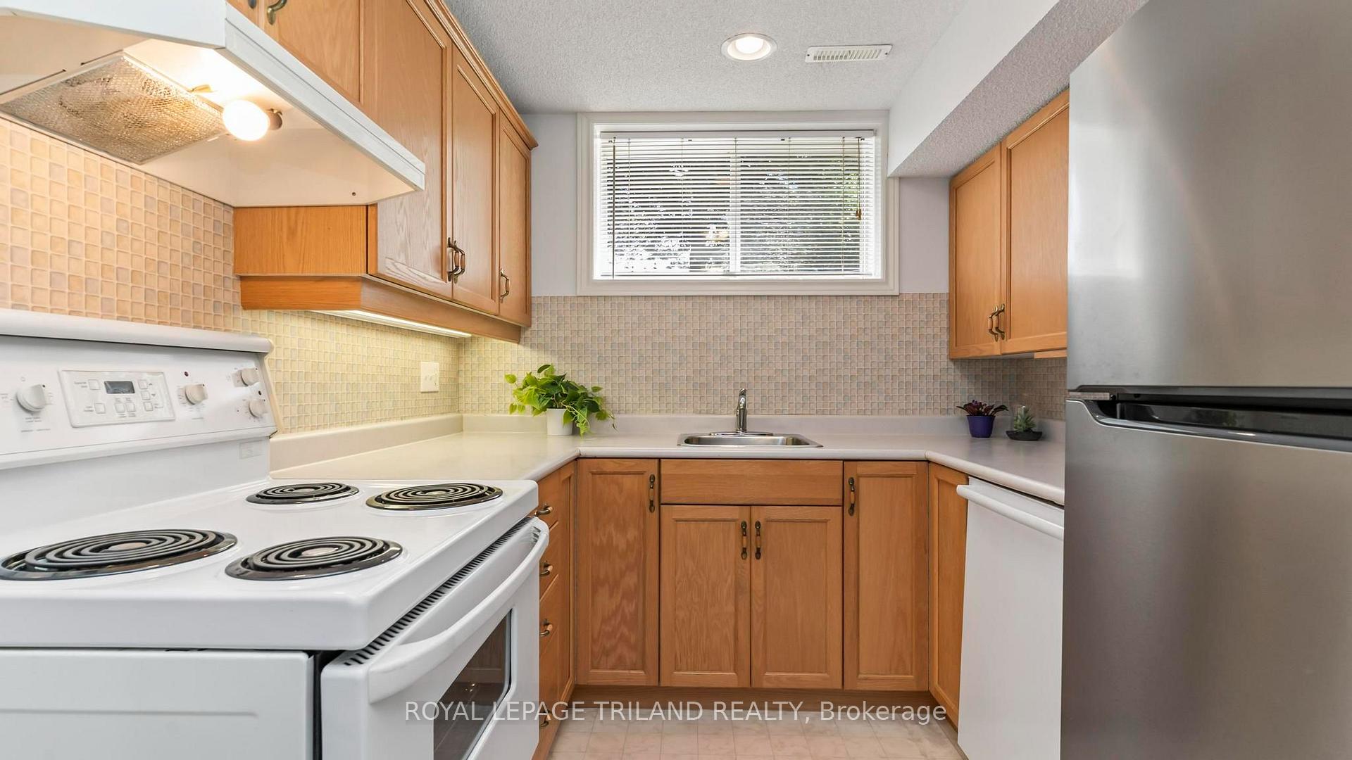 Photo 31 of 17 Windemere Place, St. Thomas — HOMEH