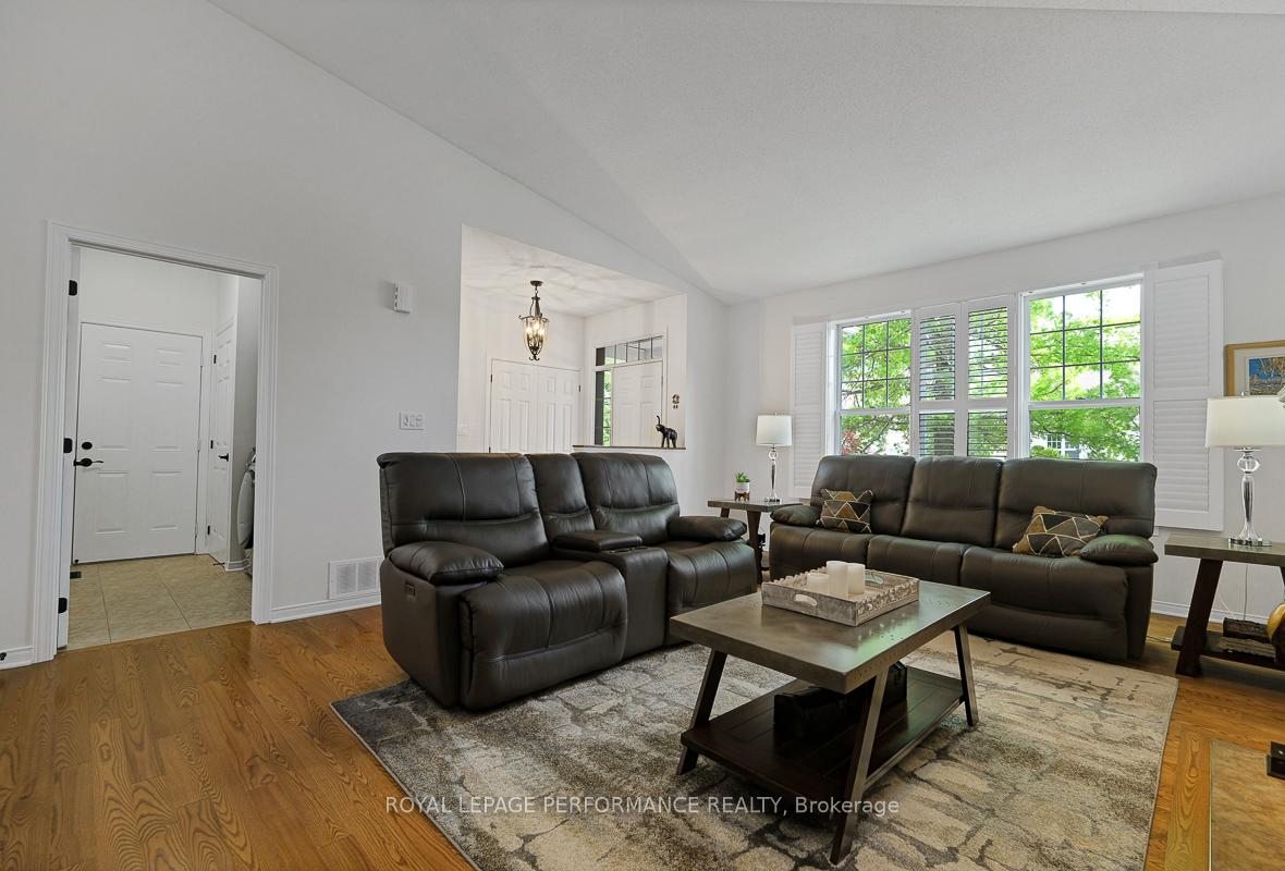 Photo 10 of 540 Trailview Private, Ottawa, Carlsbad Springs — HOMEH