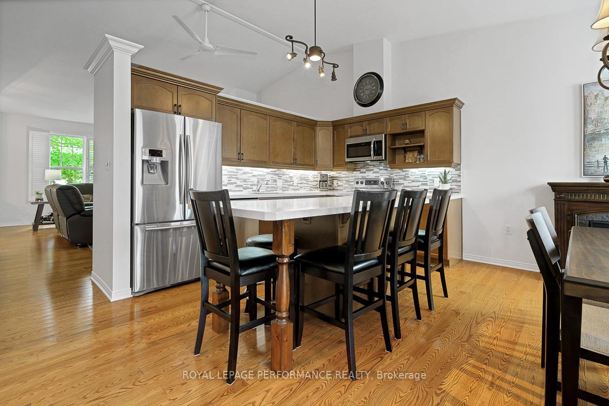 Photo 12 of 540 Trailview Private, Ottawa, Carlsbad Springs — HOMEH