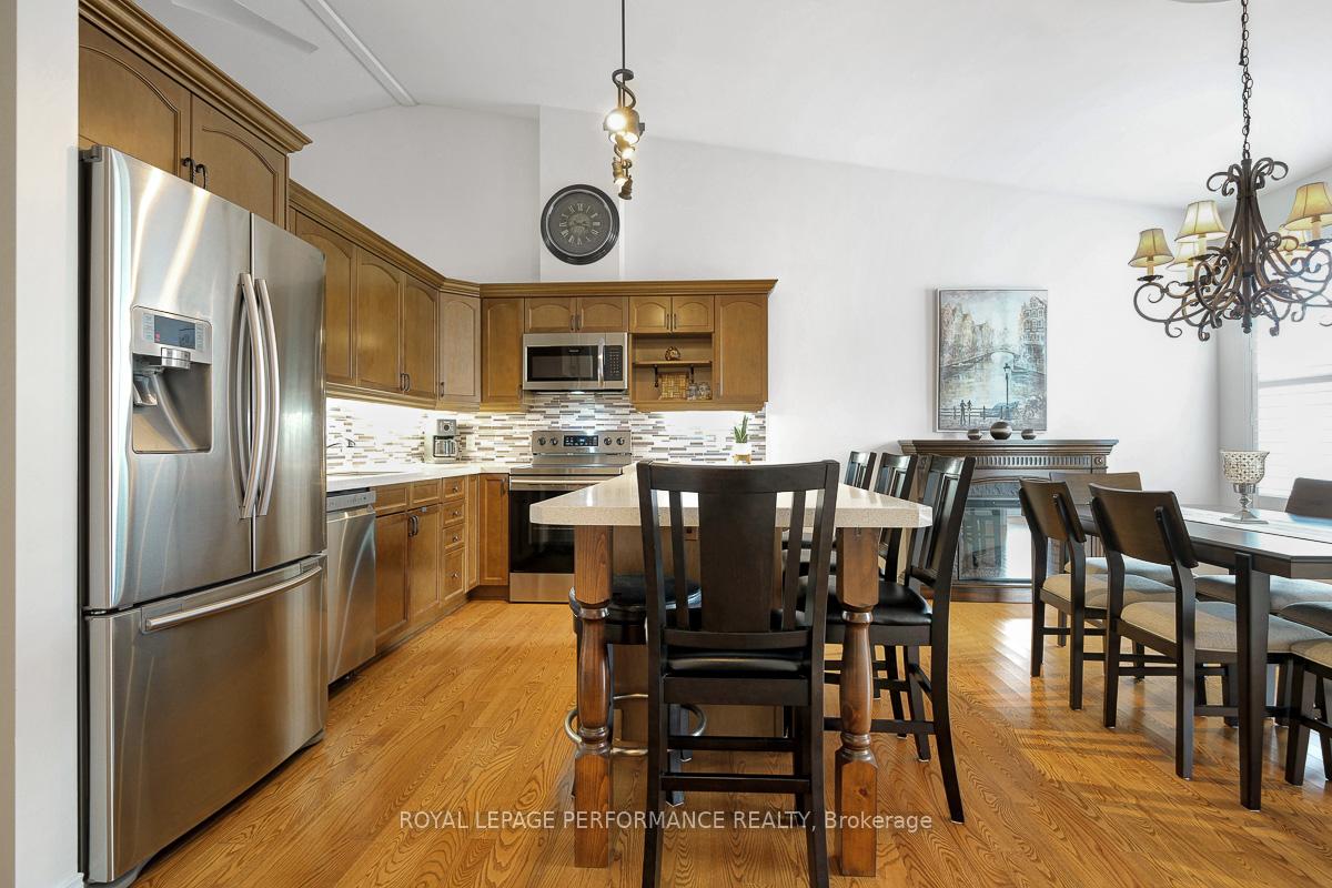 Photo 13 of 540 Trailview Private, Ottawa, Carlsbad Springs — HOMEH
