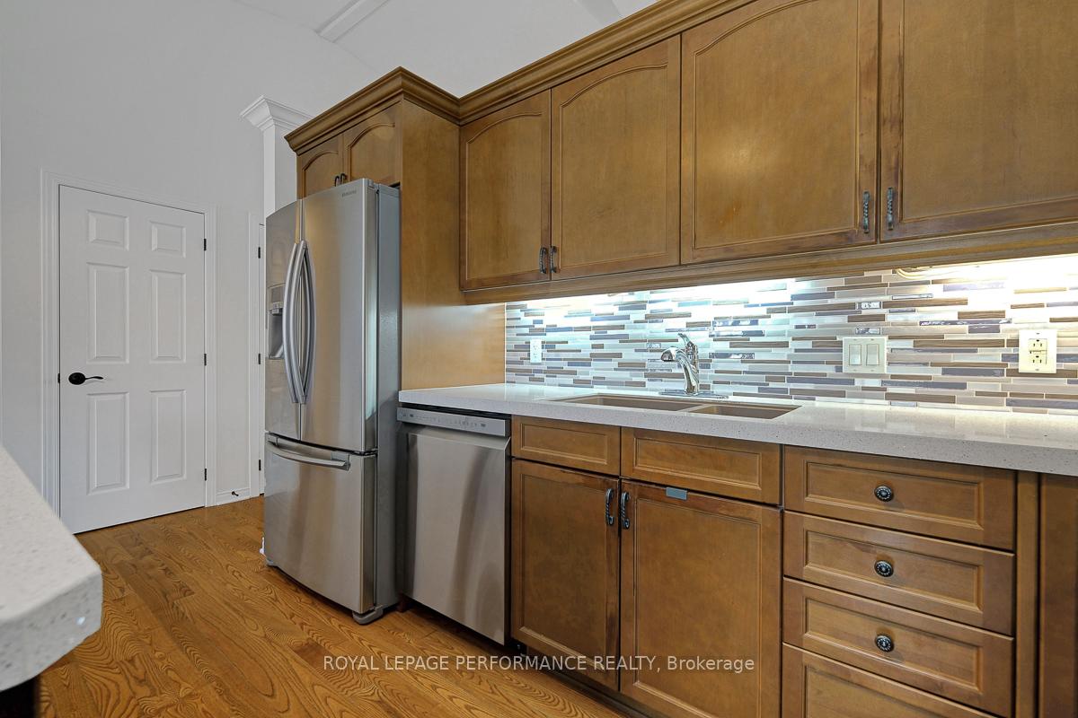 Photo 16 of 540 Trailview Private, Ottawa, Carlsbad Springs — HOMEH