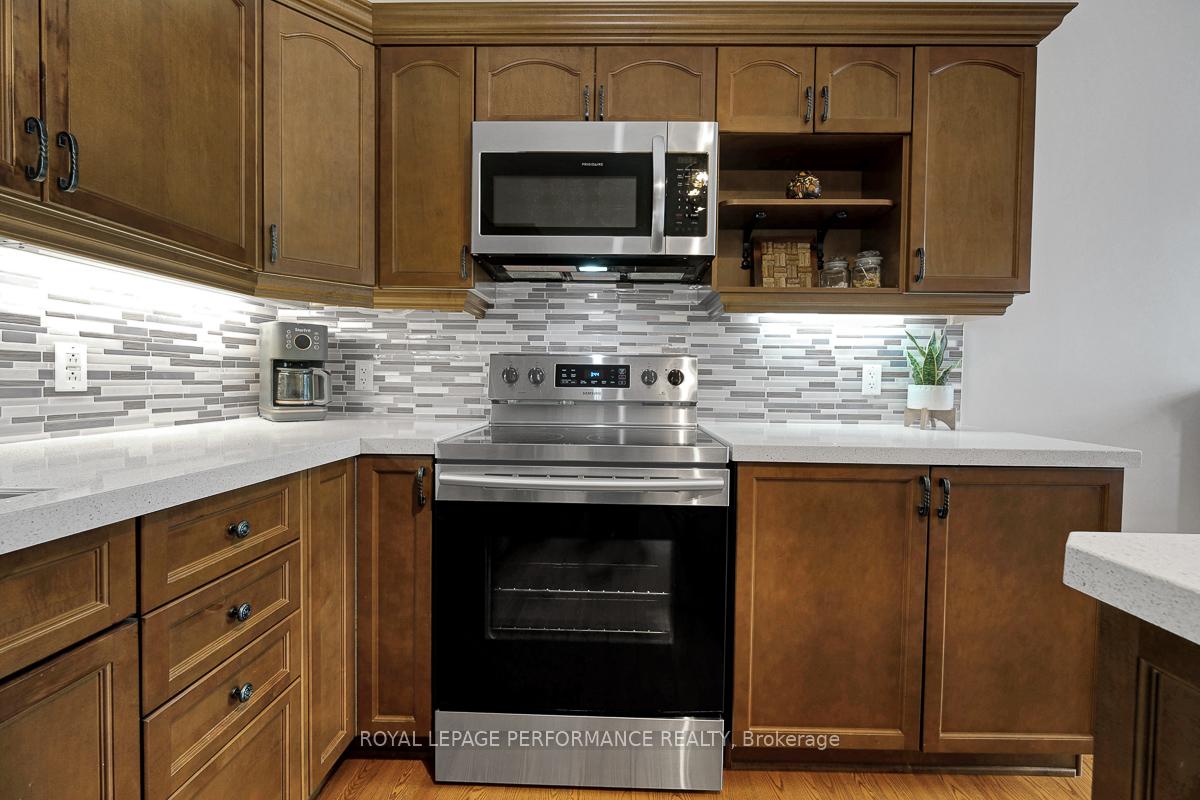 Photo 17 of 540 Trailview Private, Ottawa, Carlsbad Springs — HOMEH