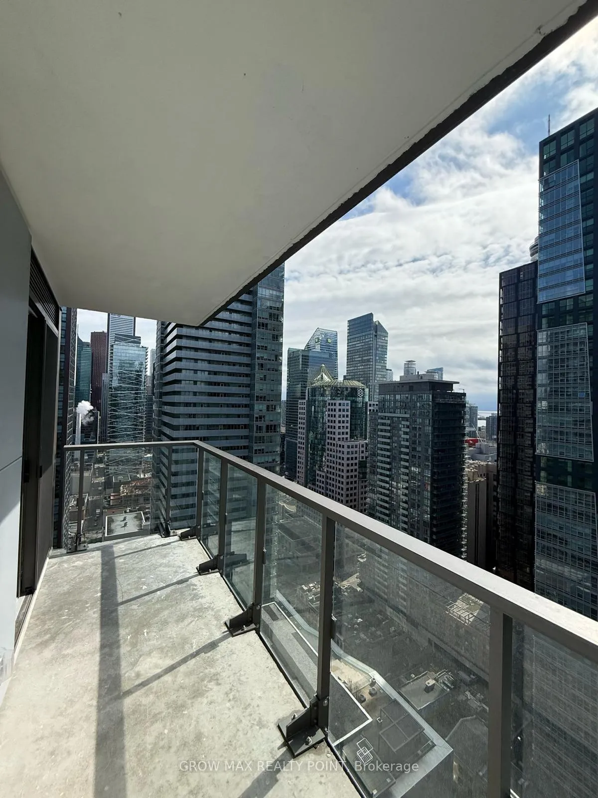 Photo 4 of Unit 3409, 8 Widmer Street NW, Toronto, Waterfront Communities — HOMEH