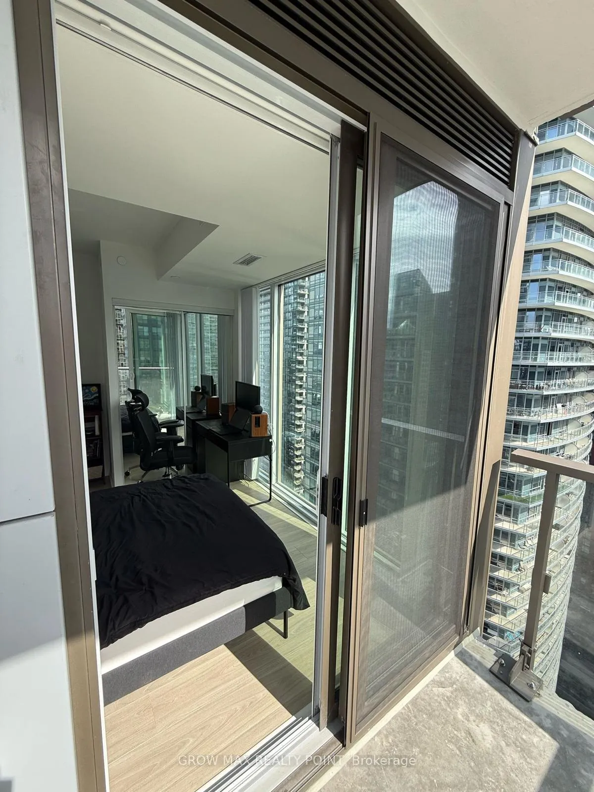 Photo 15 of Unit 3409, 8 Widmer Street NW, Toronto, Waterfront Communities — HOMEH