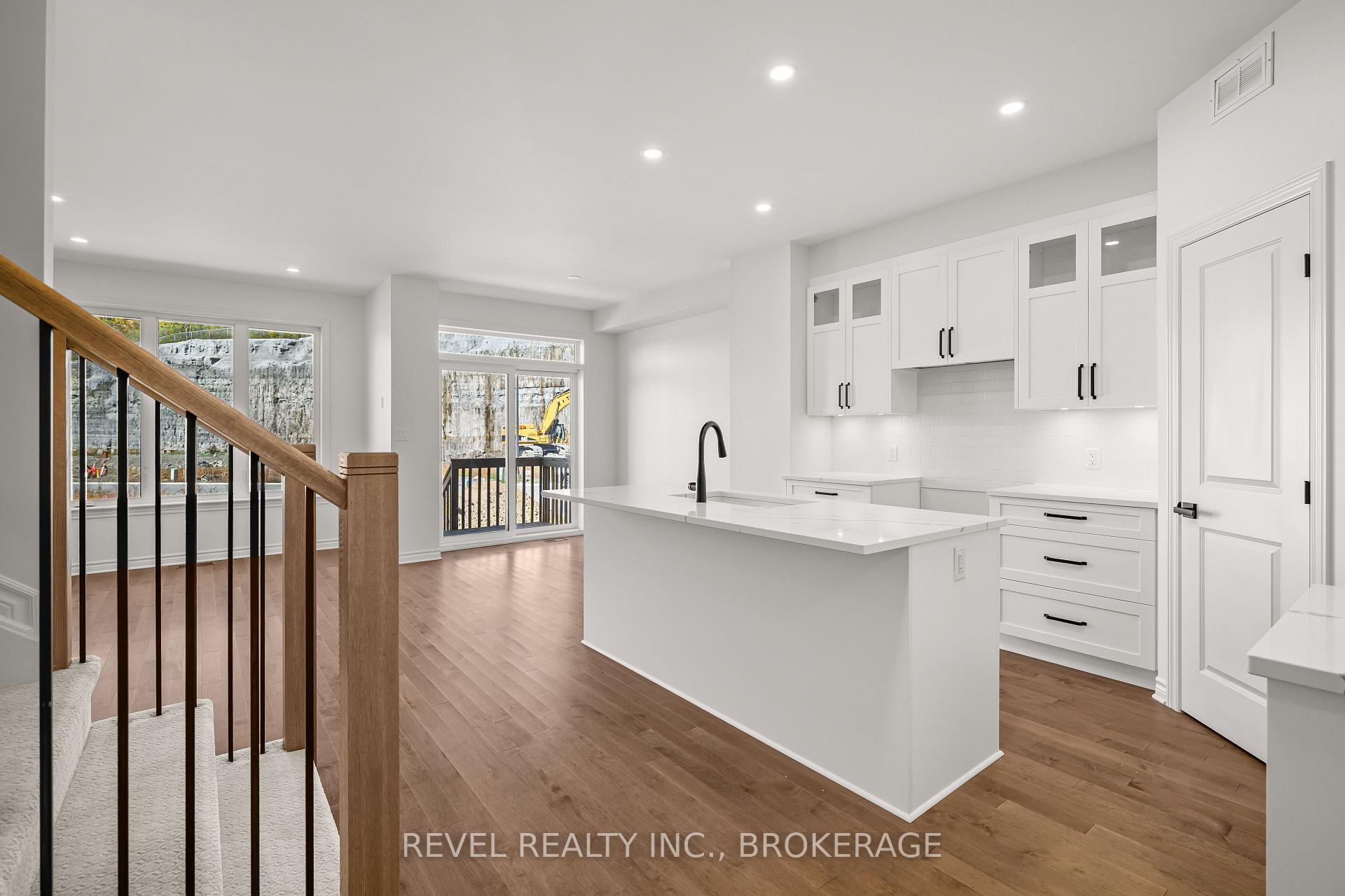 Photo 5 of 332 Dockside Drive, Kingston, Kingston East (Incl Barret Crt) — HOMEH
