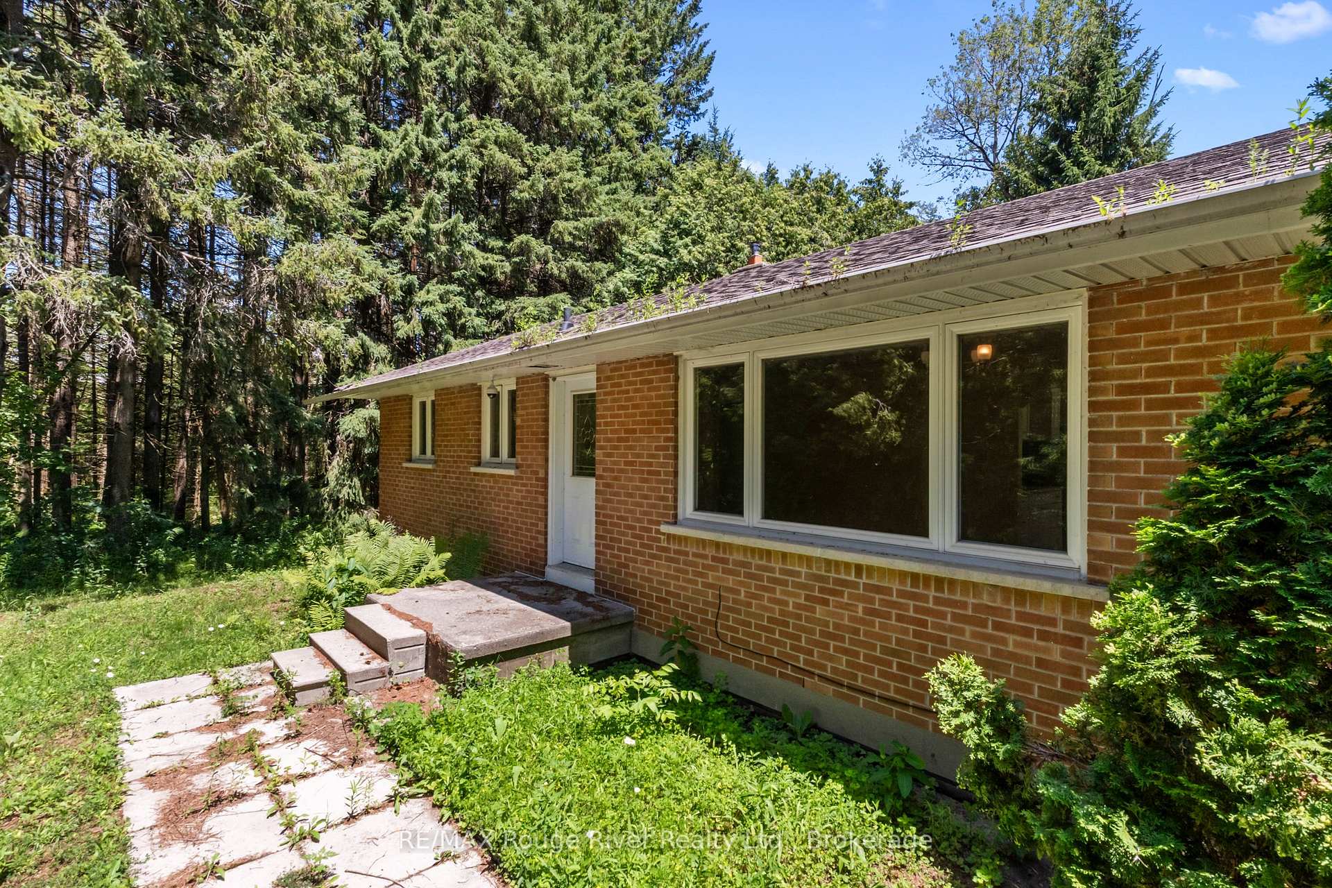 Photo 4 of 3403 Holt Road, Clarington, Bowmanville — HOMEH