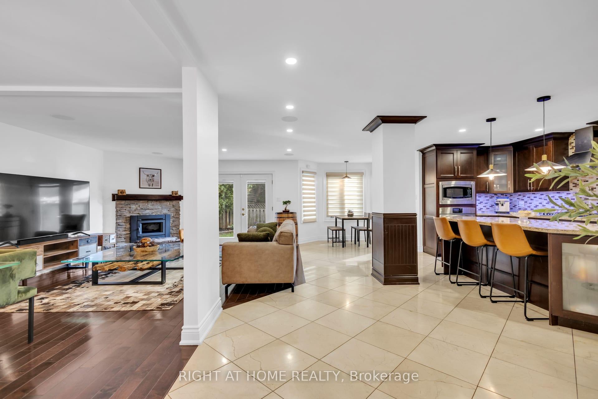 Photo 4 of 4345 Romfield Crescent, Mississauga, Central Erin Mills — HOMEH