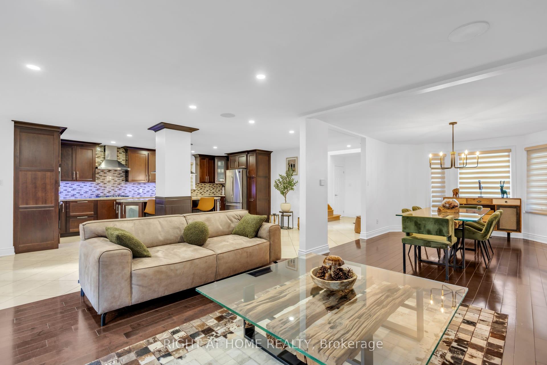 Photo 7 of 4345 Romfield Crescent, Mississauga, Central Erin Mills — HOMEH