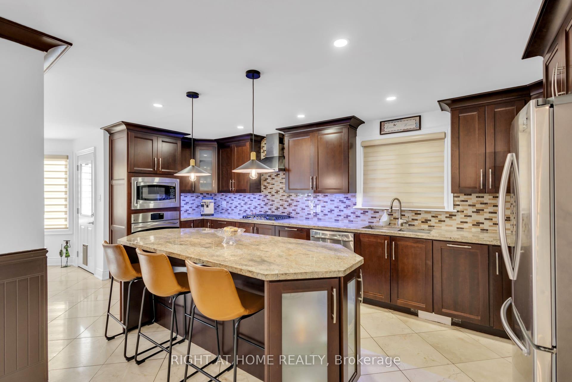 Photo 9 of 4345 Romfield Crescent, Mississauga, Central Erin Mills — HOMEH