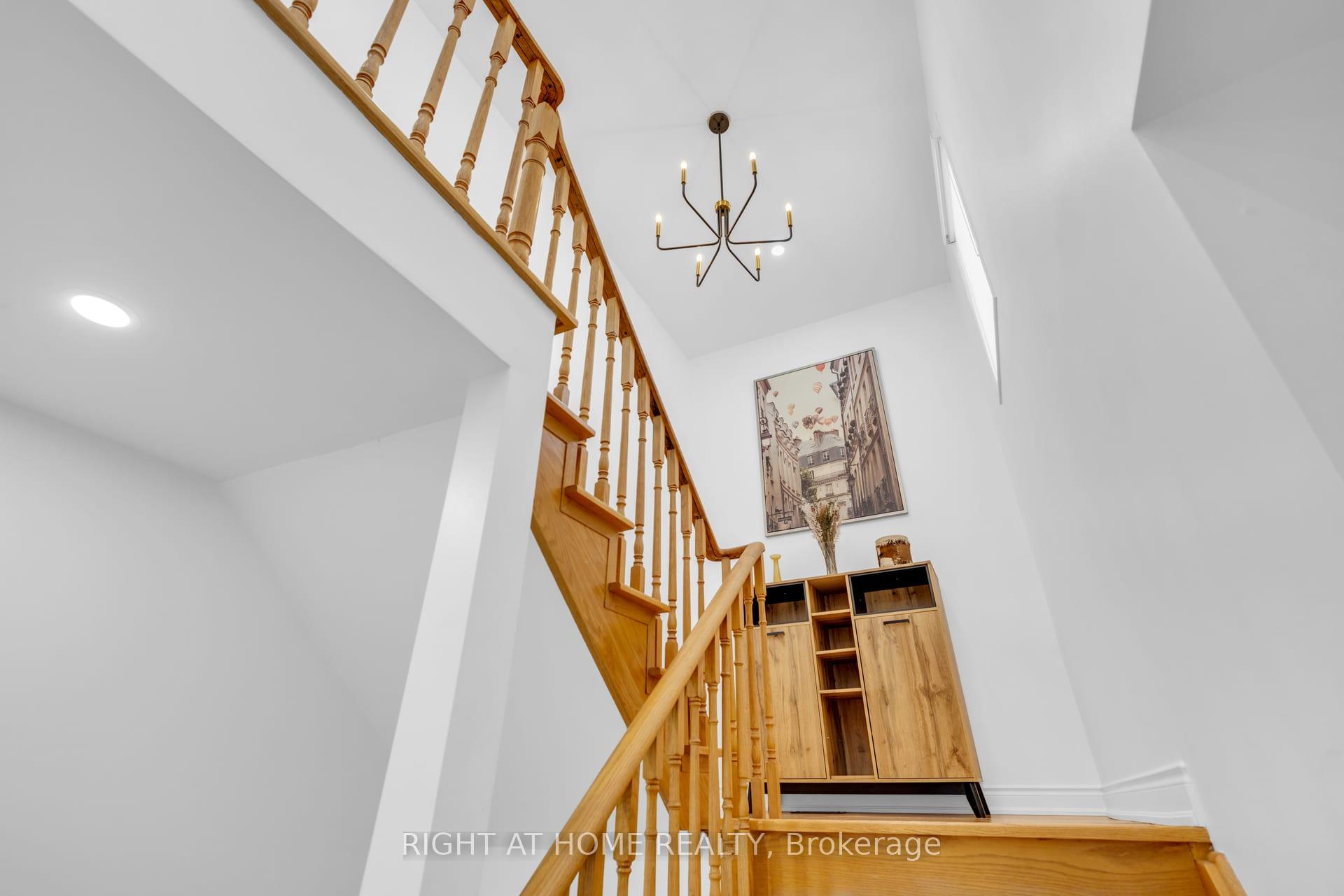 Photo 11 of 4345 Romfield Crescent, Mississauga, Central Erin Mills — HOMEH