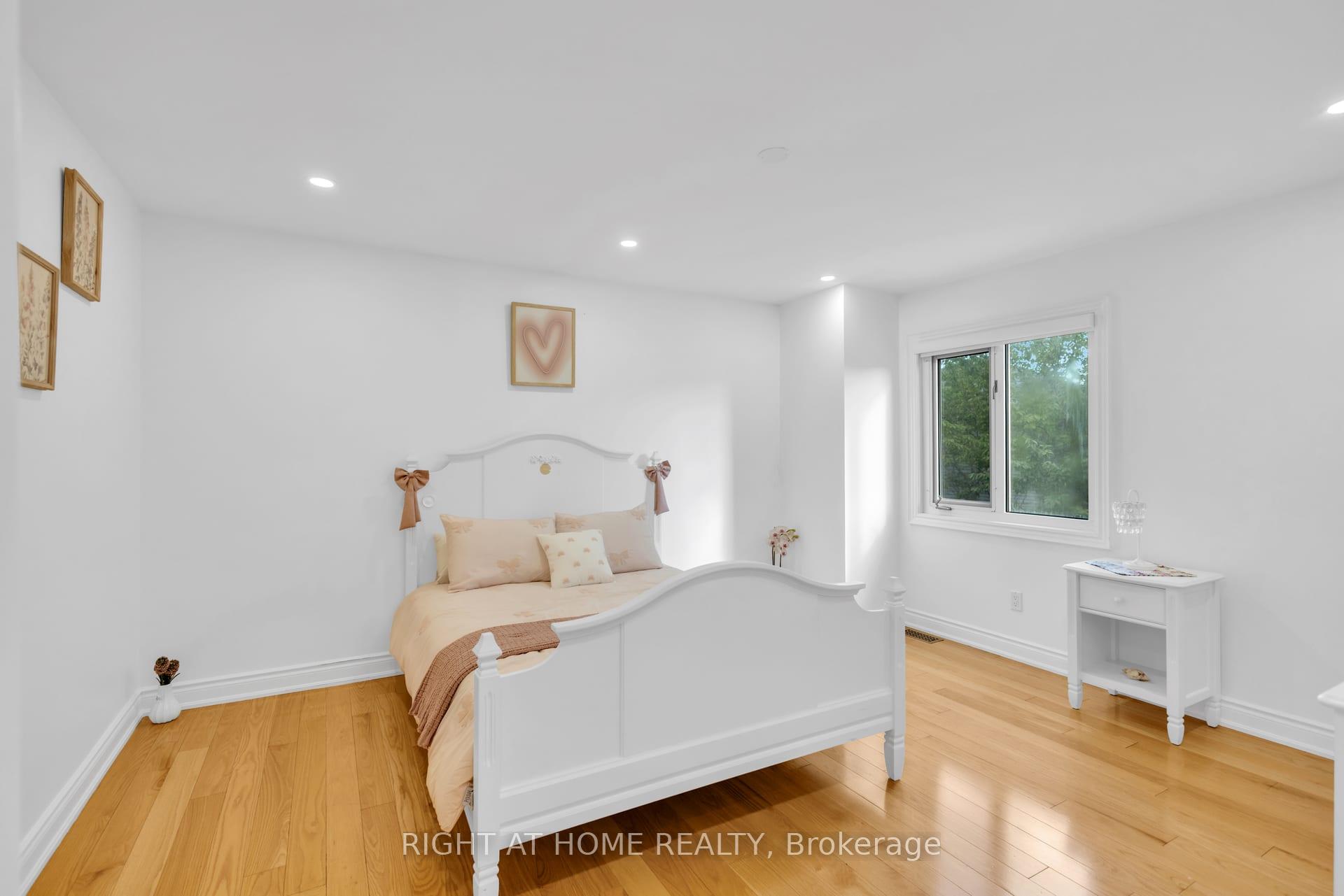 Photo 13 of 4345 Romfield Crescent, Mississauga, Central Erin Mills — HOMEH