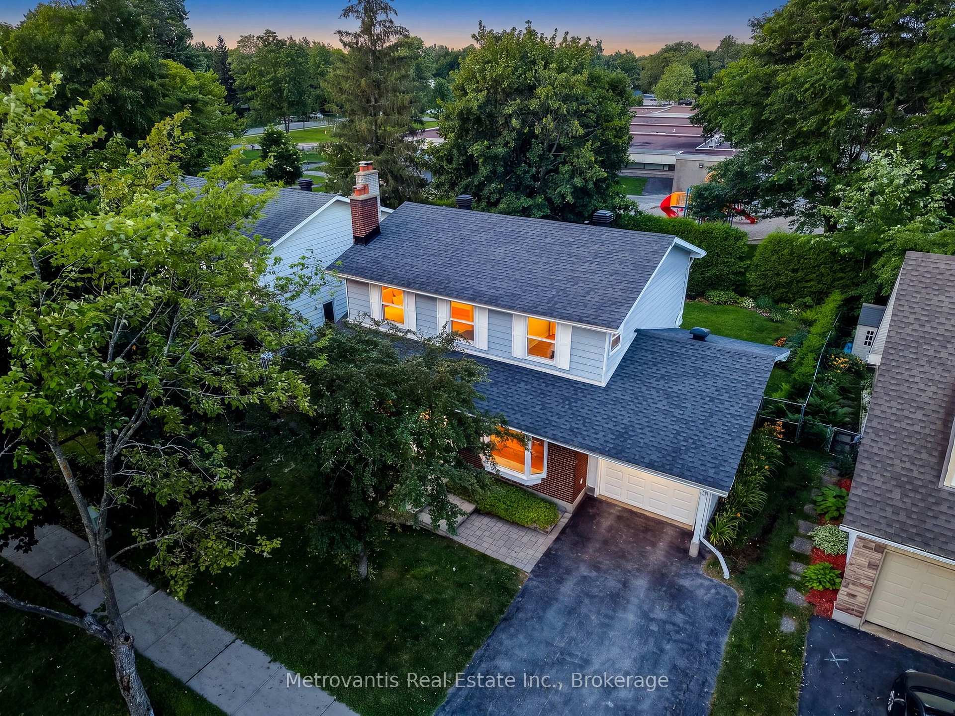 Photo 2 of 607 Laverendrye Drive, Ottawa, Beacon Hill North — HOMEH