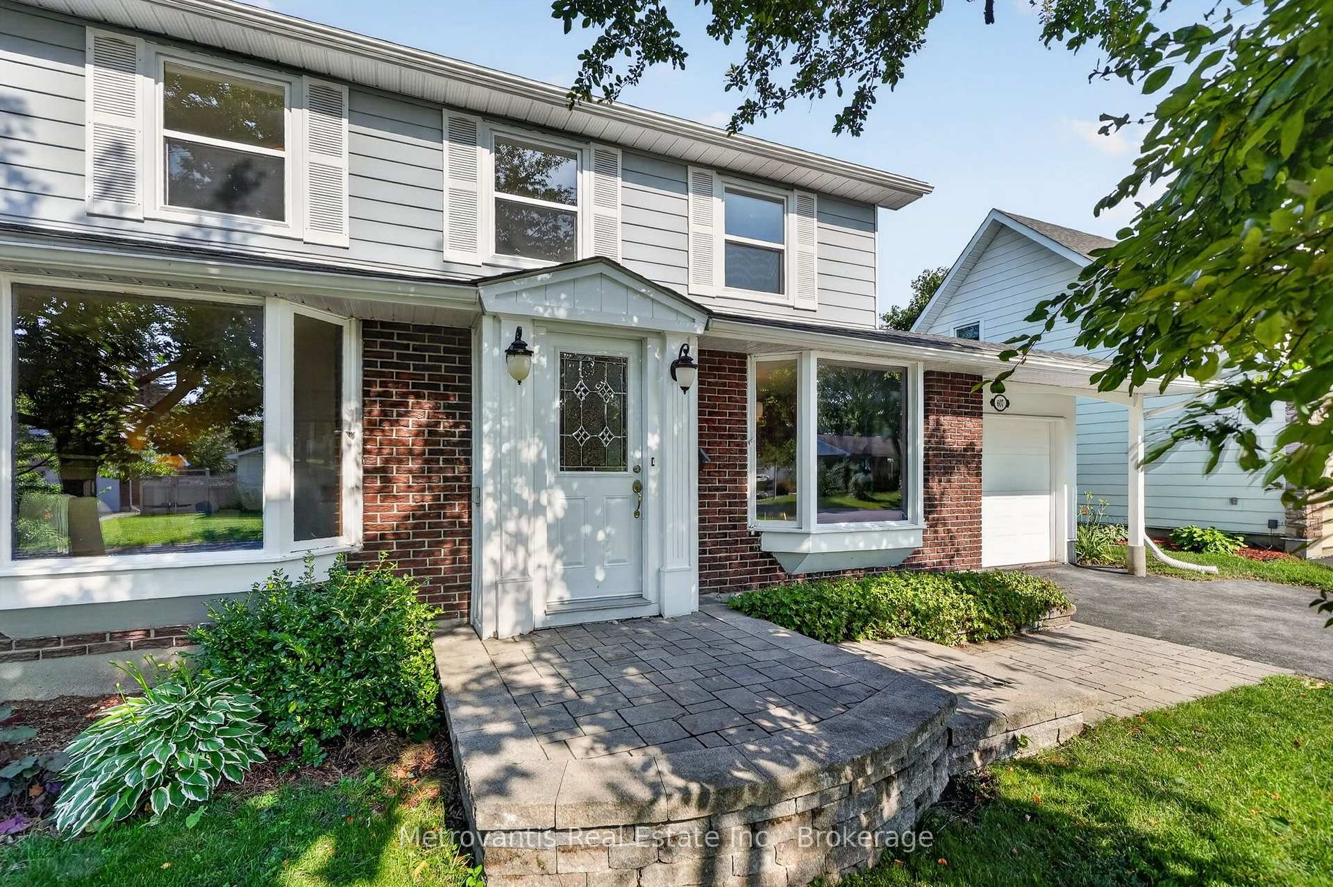Photo 5 of 607 Laverendrye Drive, Ottawa, Beacon Hill North — HOMEH