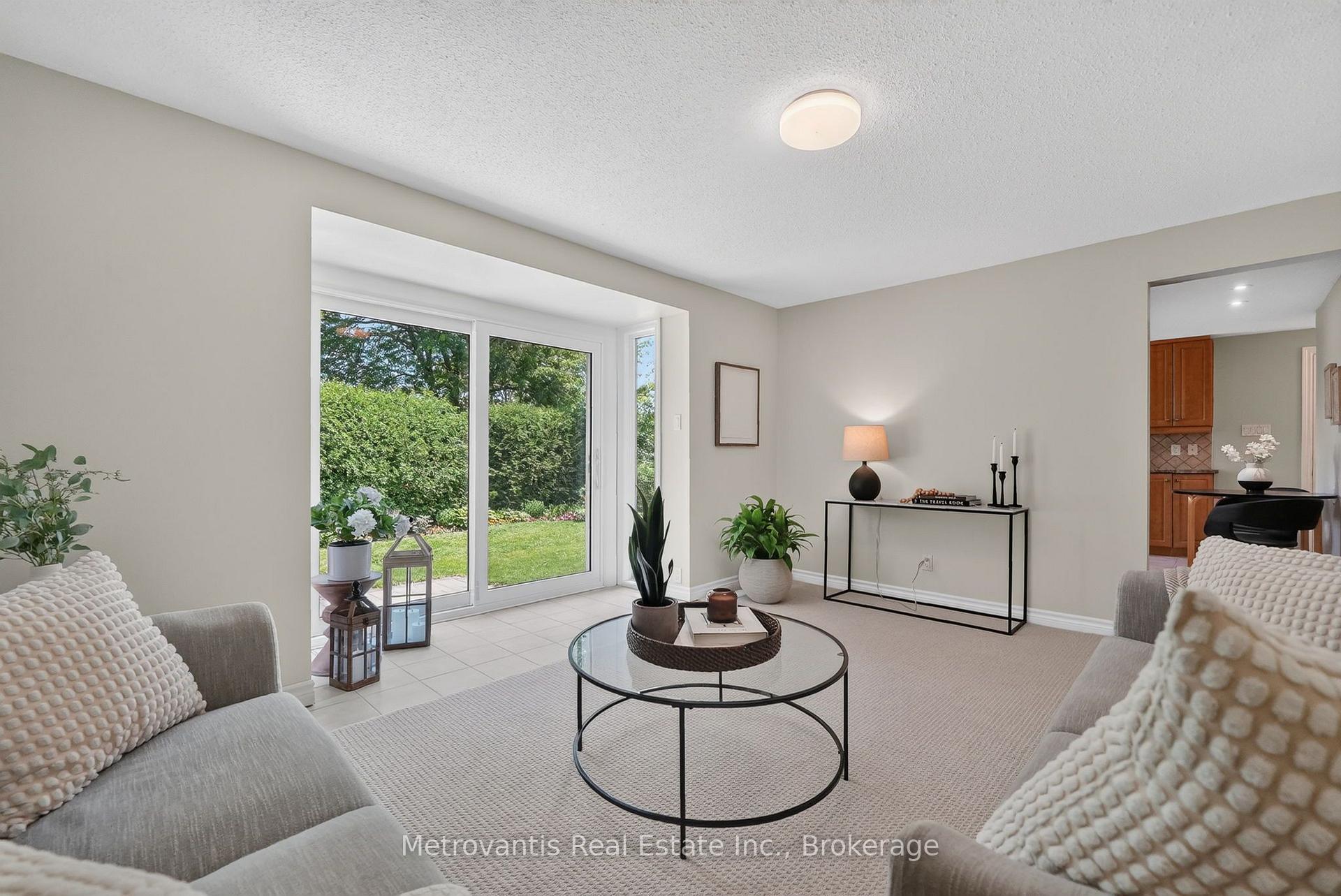 Photo 15 of 607 Laverendrye Drive, Ottawa, Beacon Hill North — HOMEH