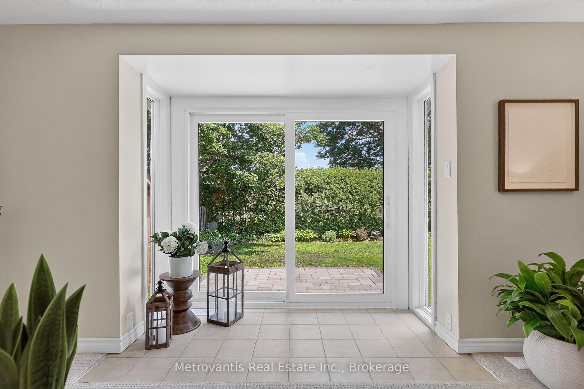 Photo 16 of 607 Laverendrye Drive, Ottawa, Beacon Hill North — HOMEH