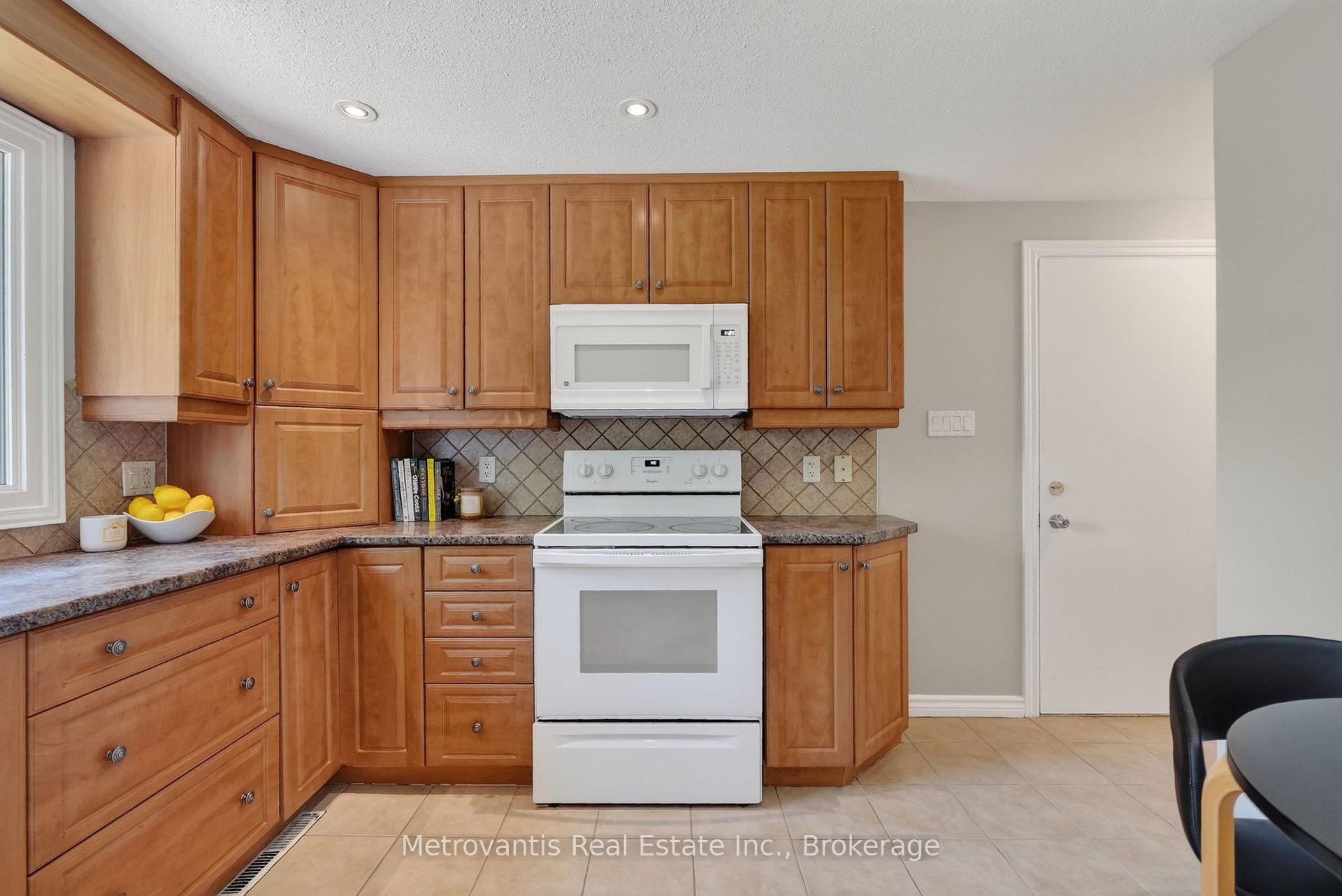 Photo 19 of 607 Laverendrye Drive, Ottawa, Beacon Hill North — HOMEH