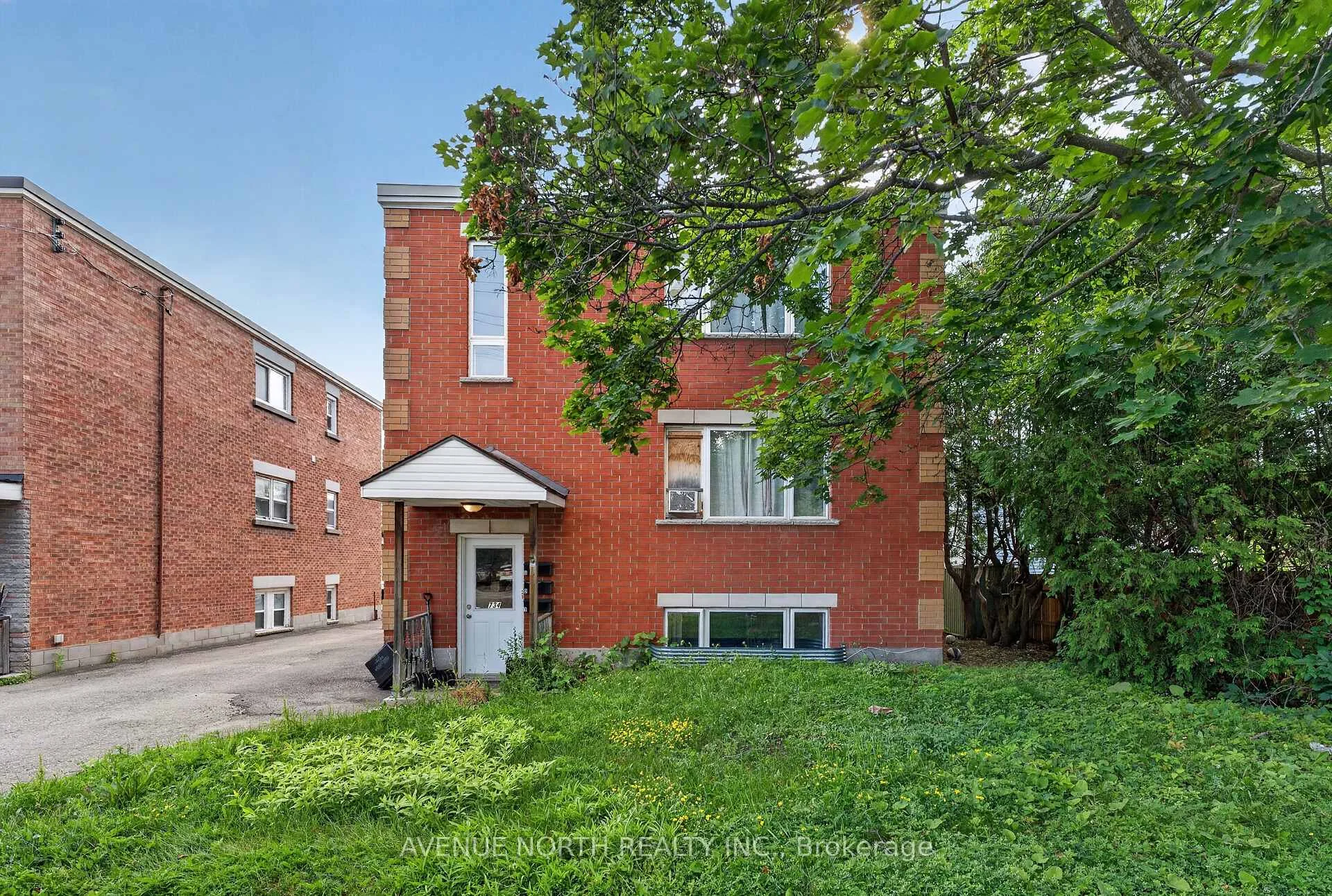 Photo of 734 De L'eglise Street