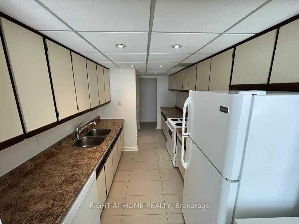 Photo 8 of Unit 3202, 3650 Kaneff Crescent, Mississauga, Mississauga Valleys — HOMEH