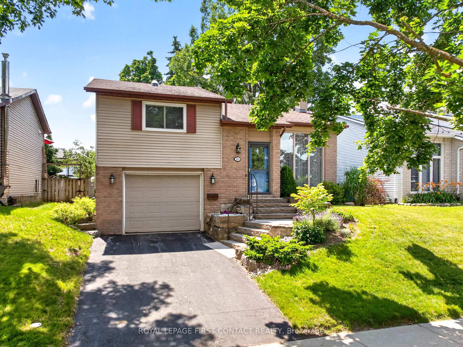 Photo 1 of 180 Burns Circle, Barrie, Letitia Heights — HOMEH