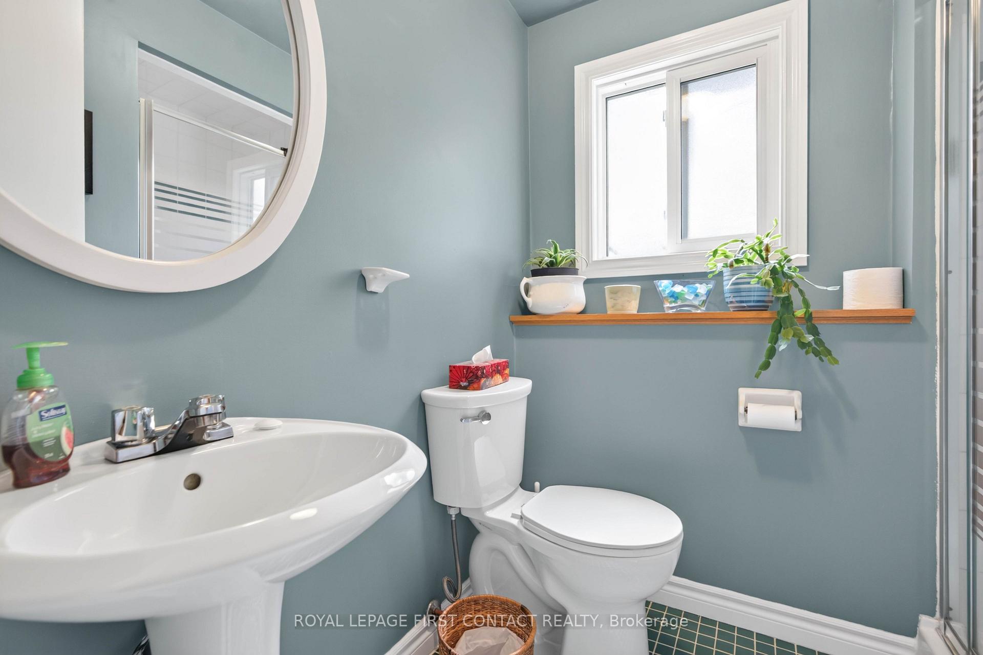 Photo 15 of 180 Burns Circle, Barrie, Letitia Heights — HOMEH