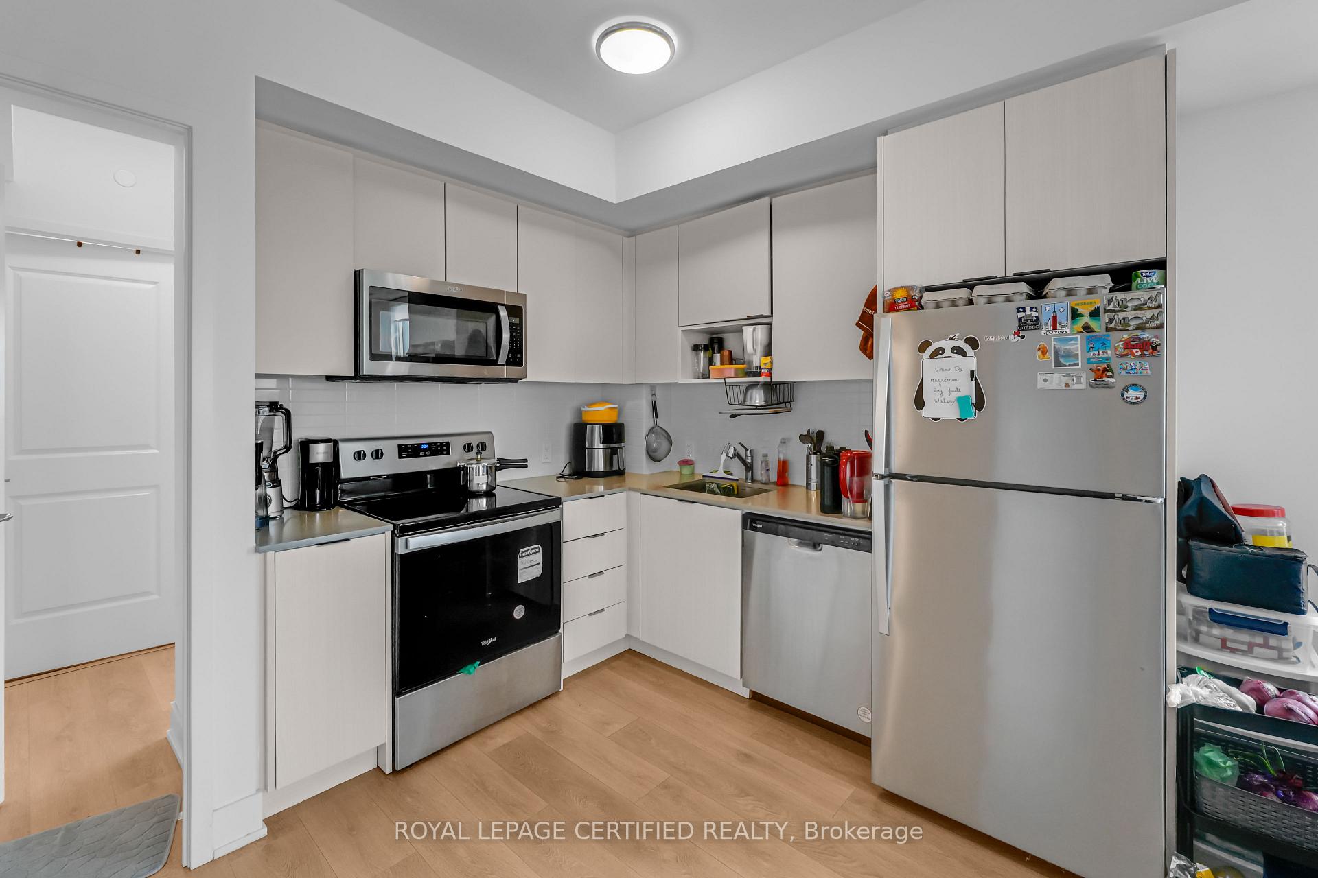 Photo 4 of Unit 1803, 202 Burnhamthorpe Road E, Mississauga, City Centre — HOMEH