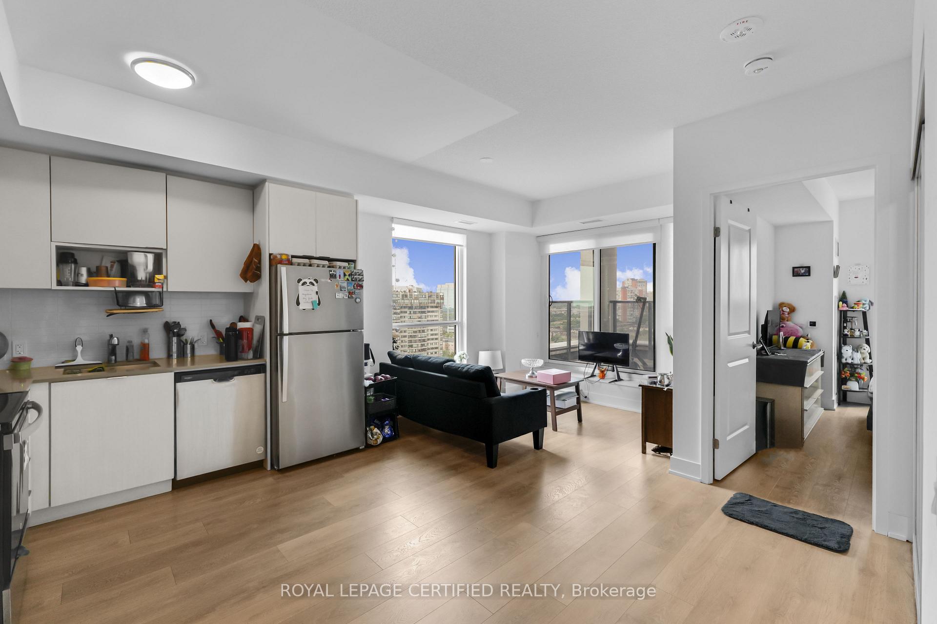 Photo 7 of Unit 1803, 202 Burnhamthorpe Road E, Mississauga, City Centre — HOMEH
