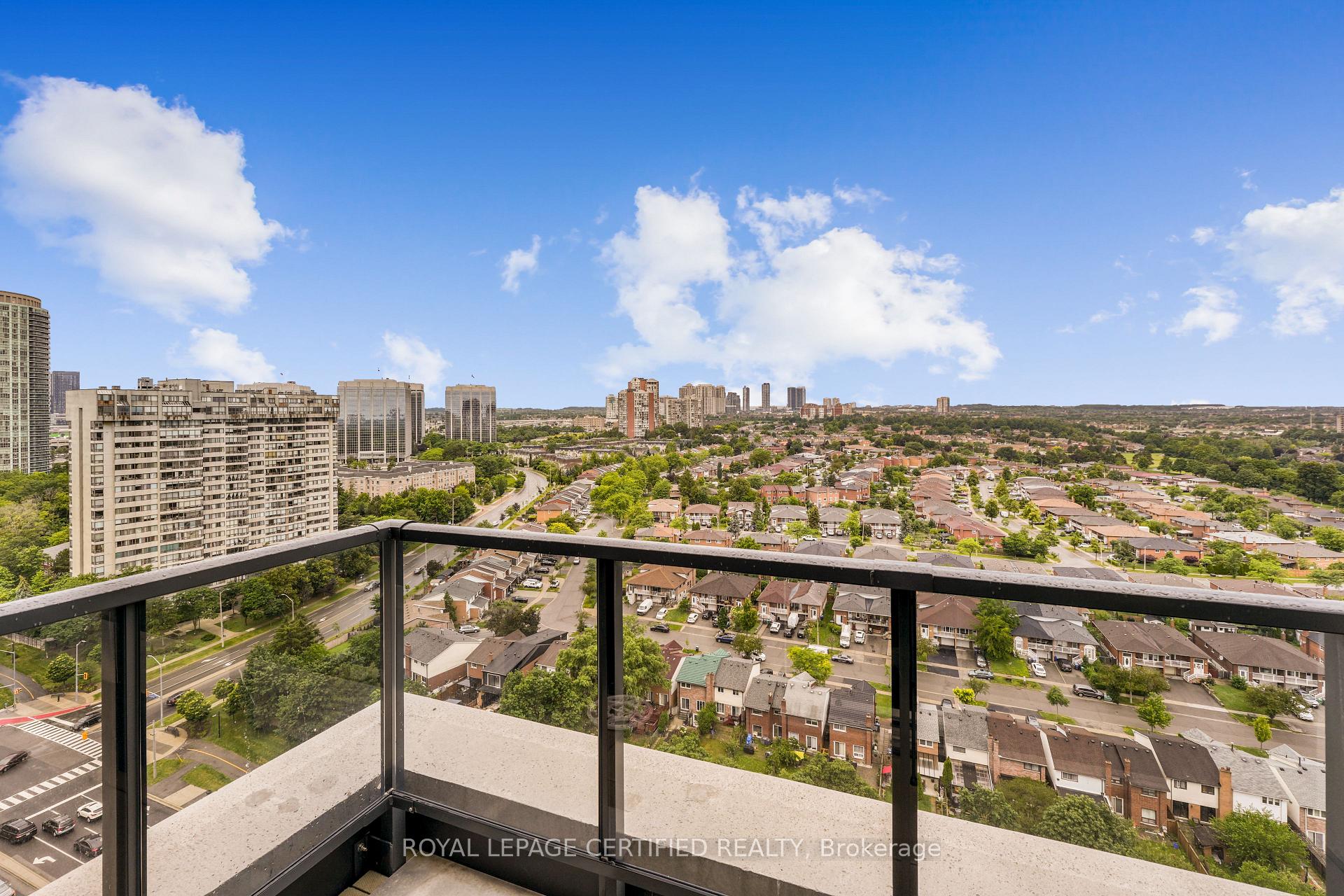 Photo 8 of Unit 1803, 202 Burnhamthorpe Road E, Mississauga, City Centre — HOMEH