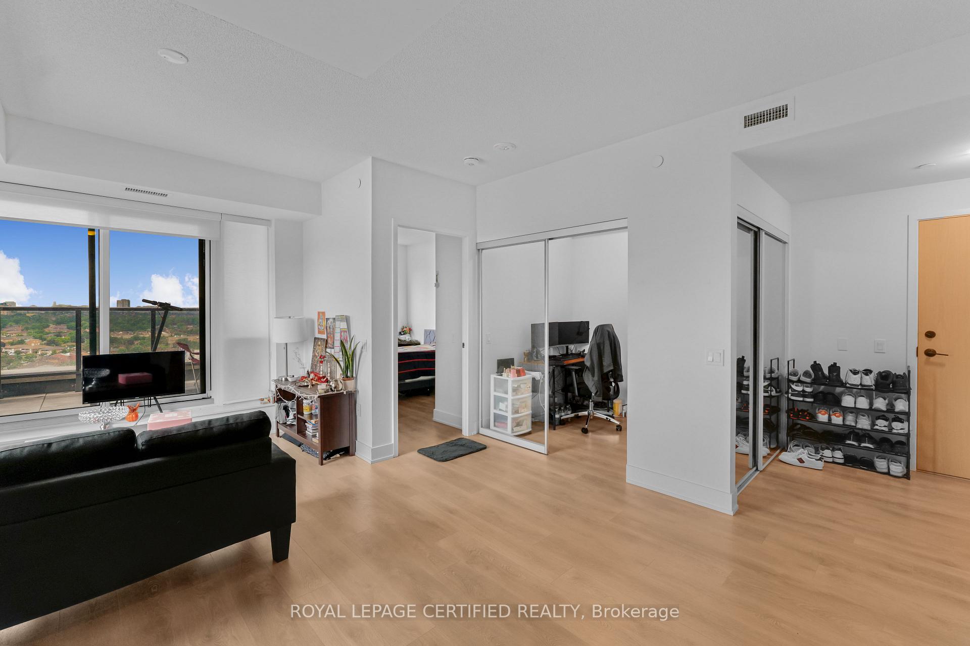 Photo 21 of Unit 1803, 202 Burnhamthorpe Road E, Mississauga, City Centre — HOMEH