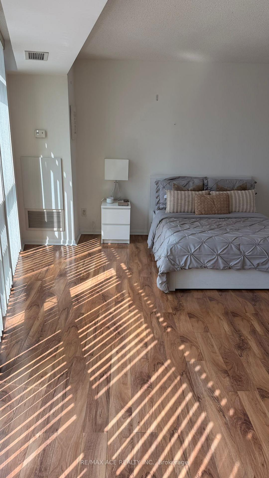 Photo 3 of Unit 712, 18 Yonge Street, Toronto, Waterfront Communities — HOMEH