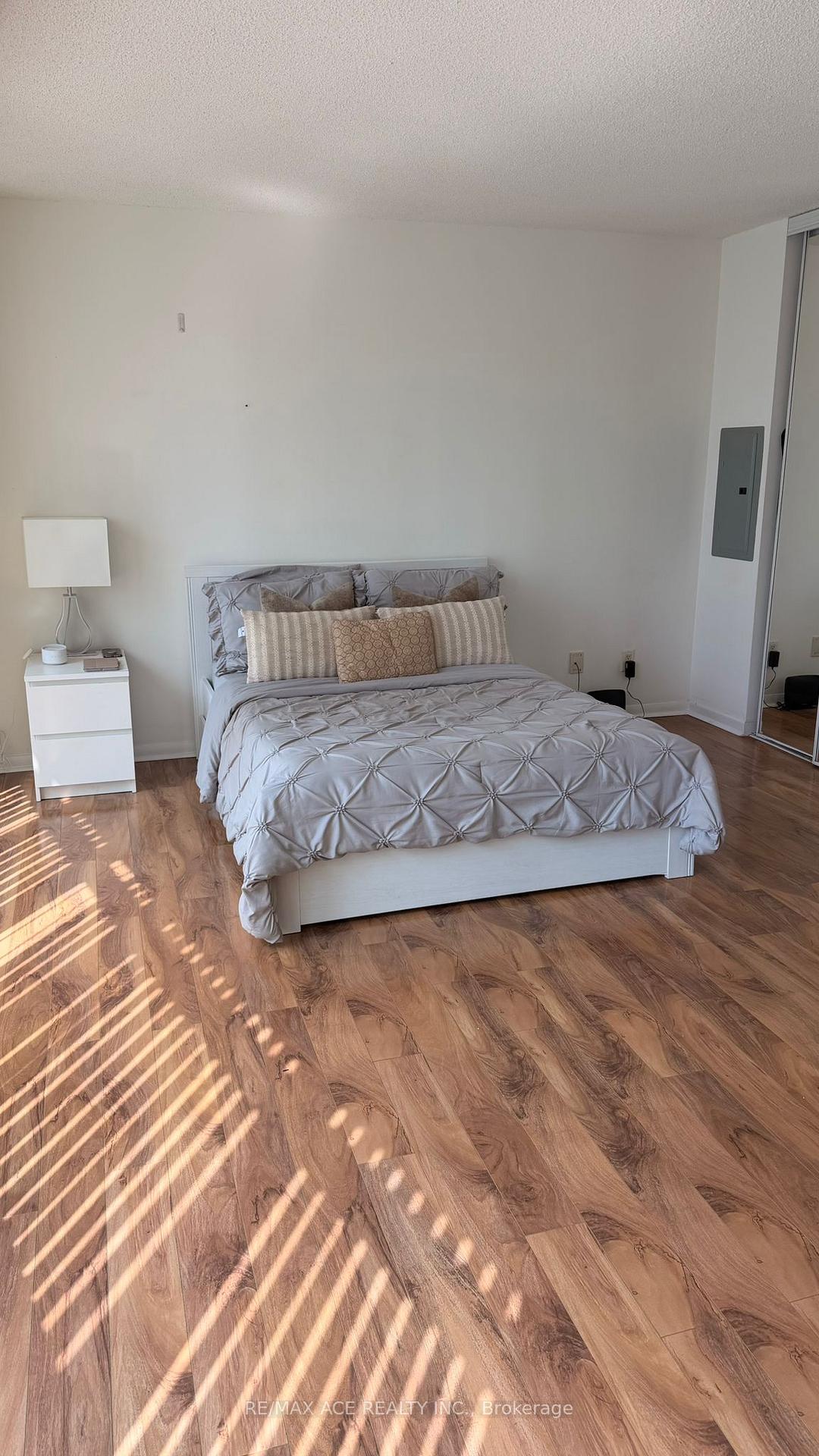 Photo 5 of Unit 712, 18 Yonge Street, Toronto, Waterfront Communities — HOMEH