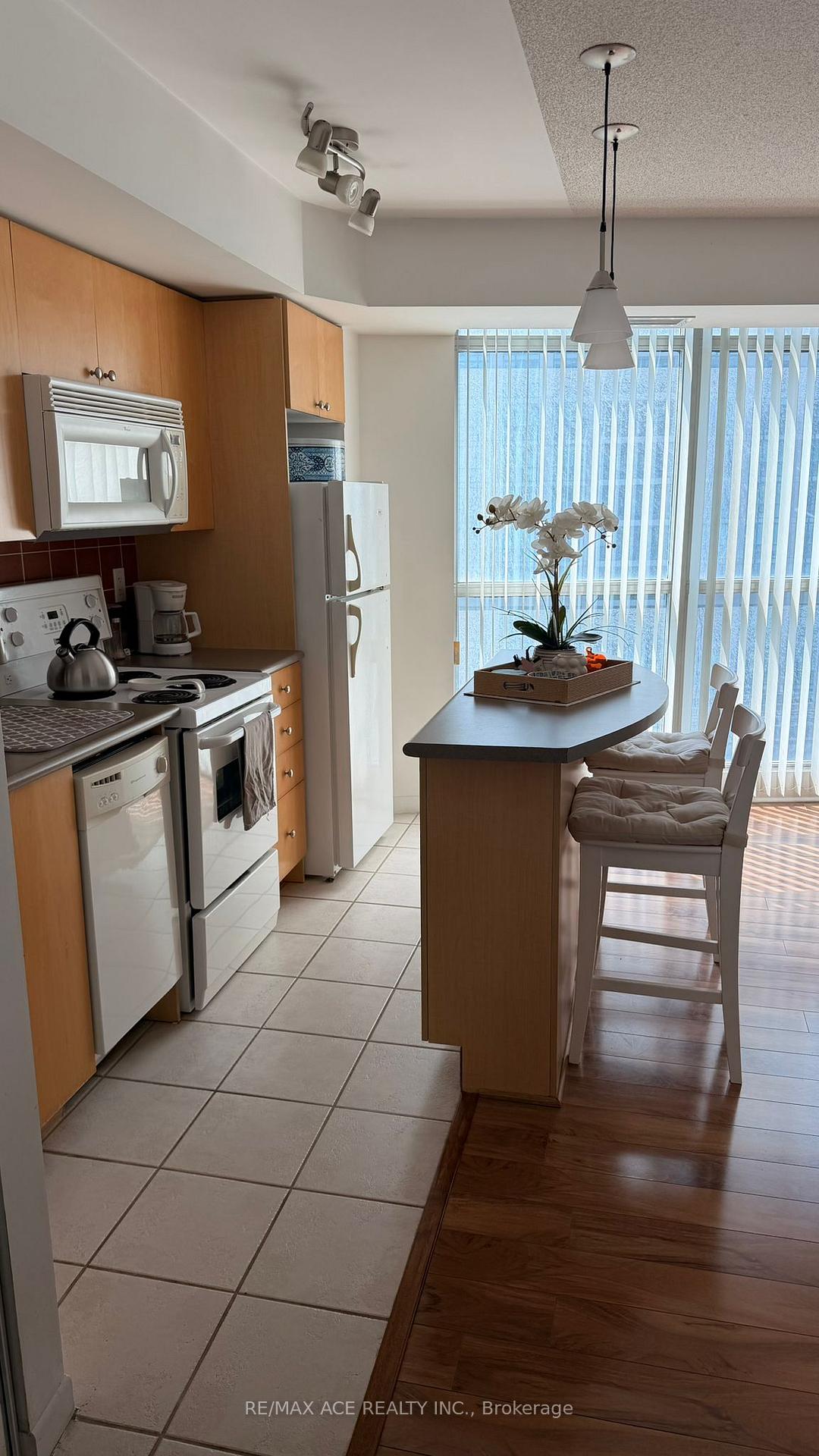 Photo 8 of Unit 712, 18 Yonge Street, Toronto, Waterfront Communities — HOMEH