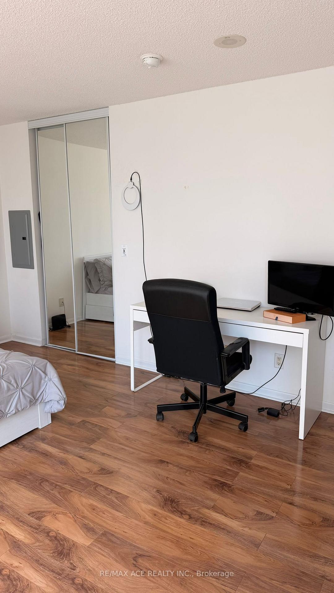Photo 9 of Unit 712, 18 Yonge Street, Toronto, Waterfront Communities — HOMEH