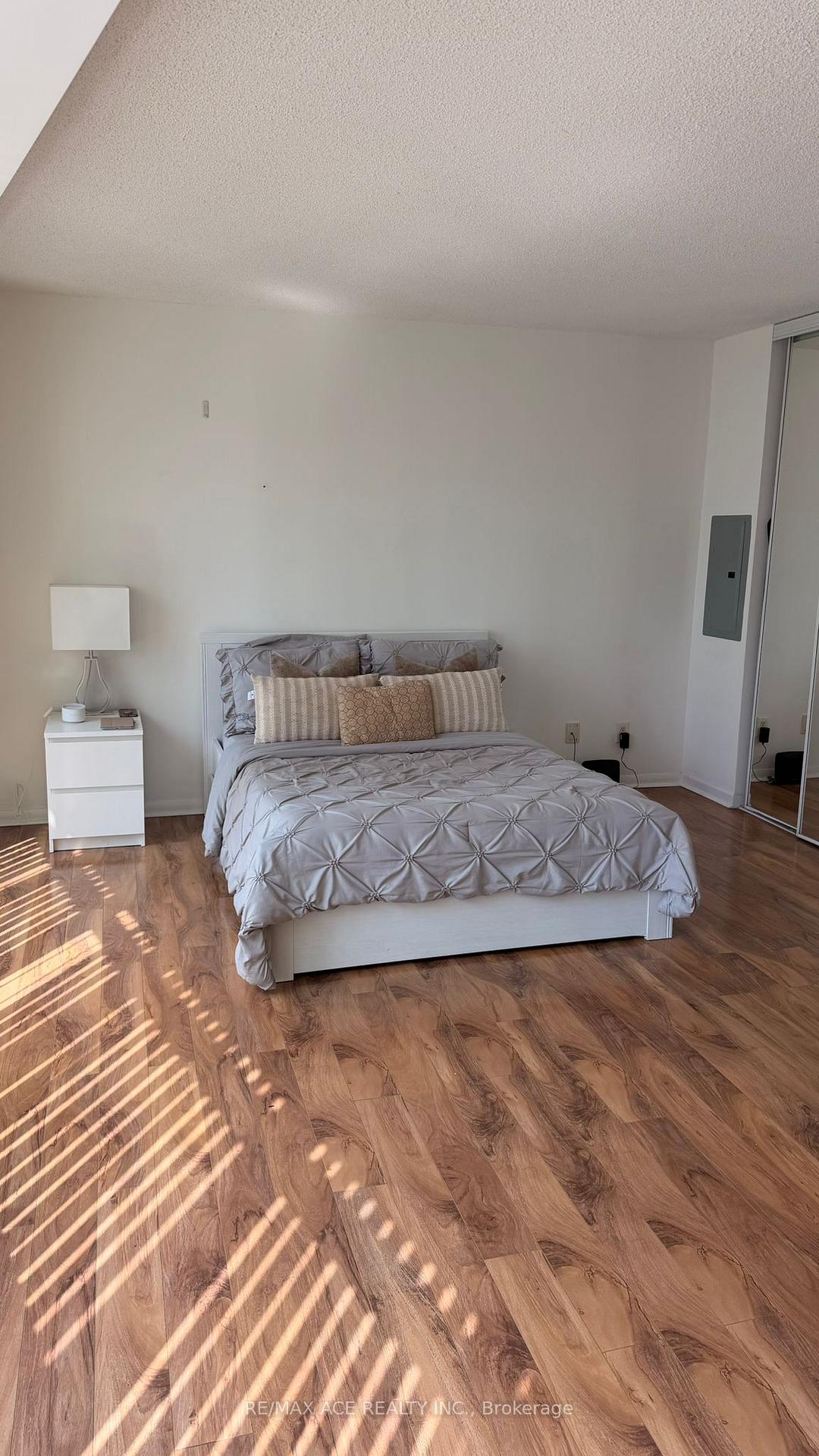 Photo 11 of Unit 712, 18 Yonge Street, Toronto, Waterfront Communities — HOMEH