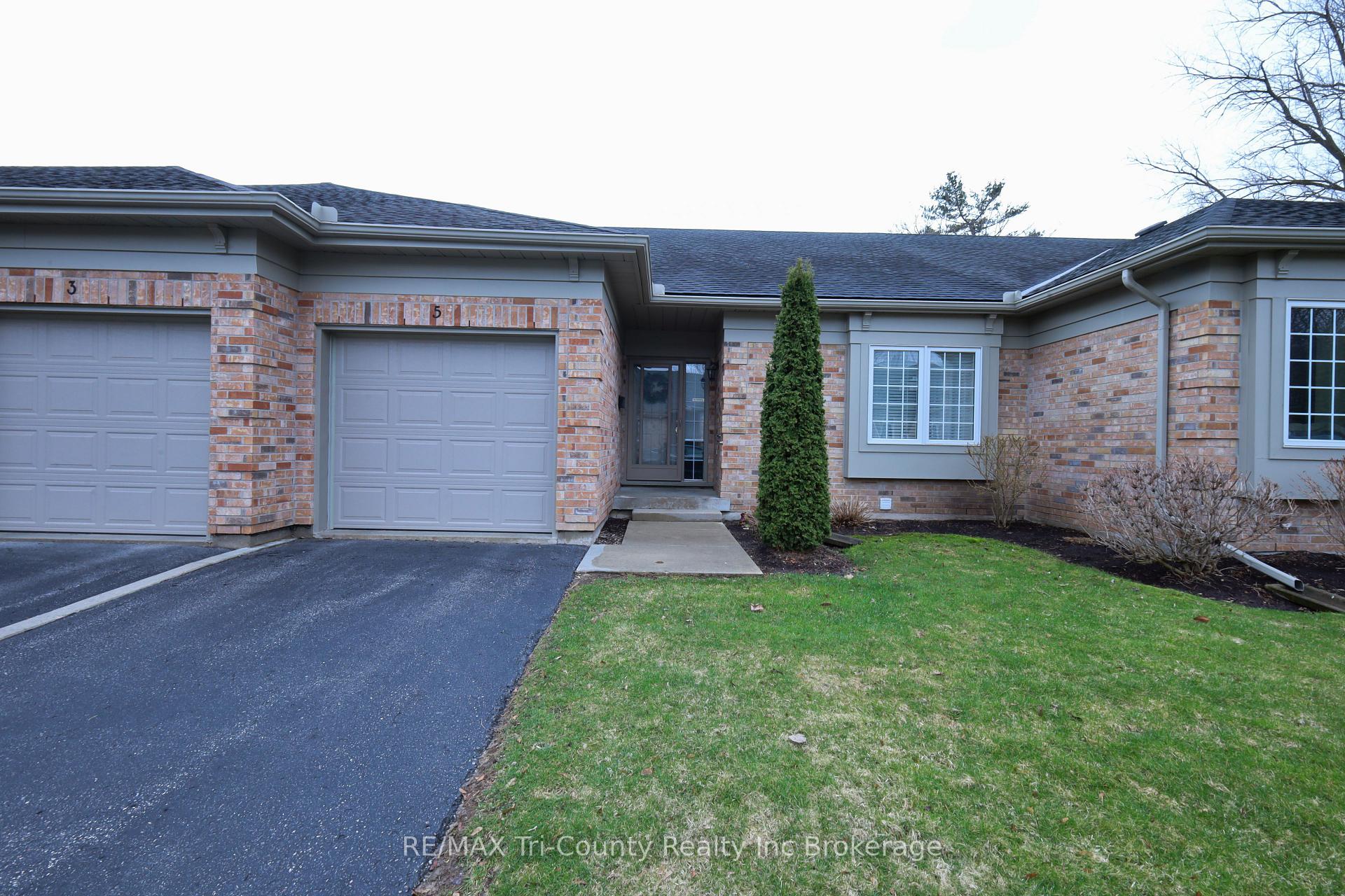 Front of Unit Unit 5, 87 King Street W