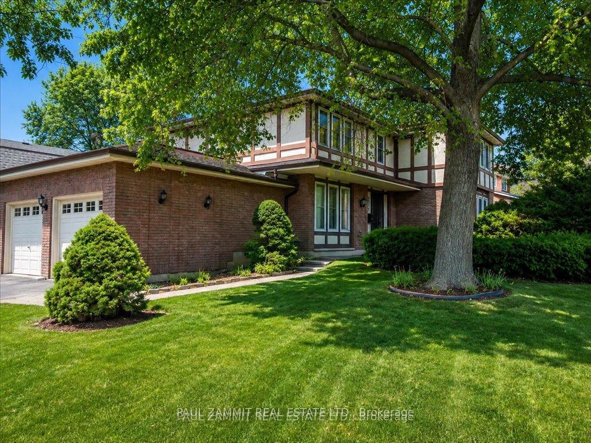 Photo 2 of 210 Bayview Fairways Drive, Markham, Bayview Fairway-Bayview Country Club Estates — HOMEH