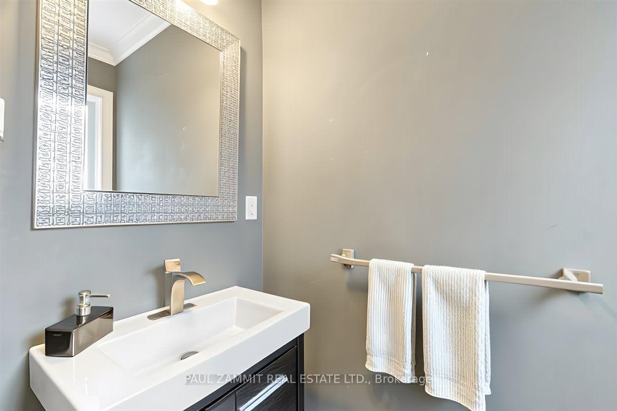 Photo 12 of 210 Bayview Fairways Drive, Markham, Bayview Fairway-Bayview Country Club Estates — HOMEH